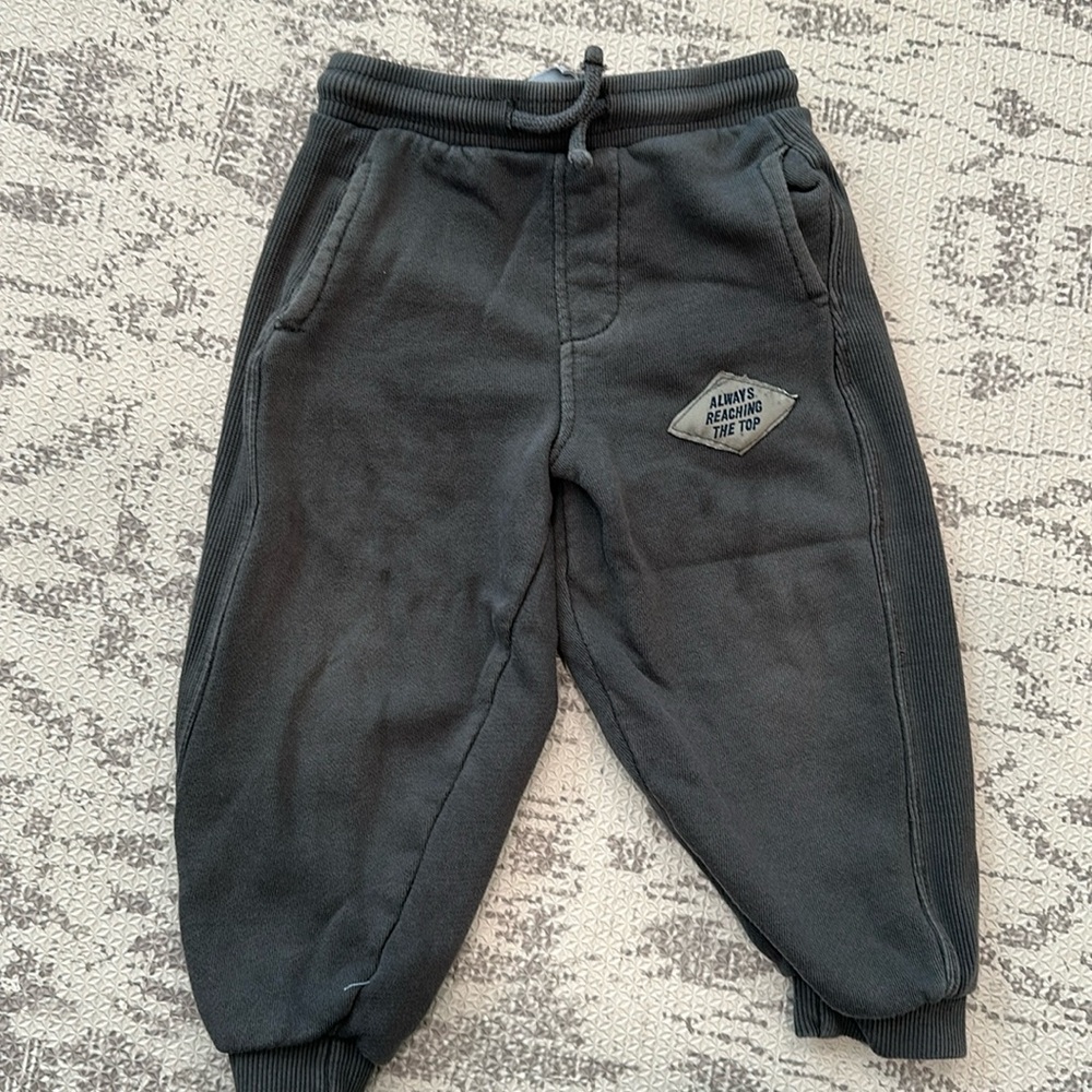 Zara Toddler boy charcoal sweatpants size 2T